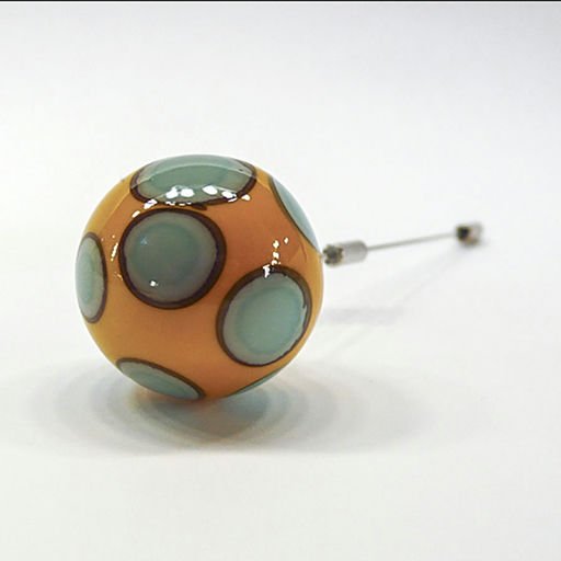 n color brooch