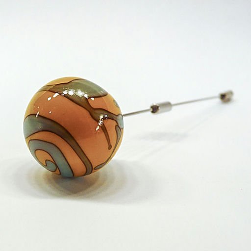 n color brooch