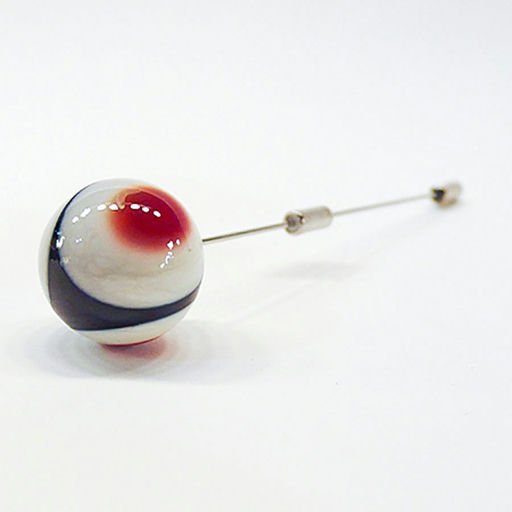 n color brooch
