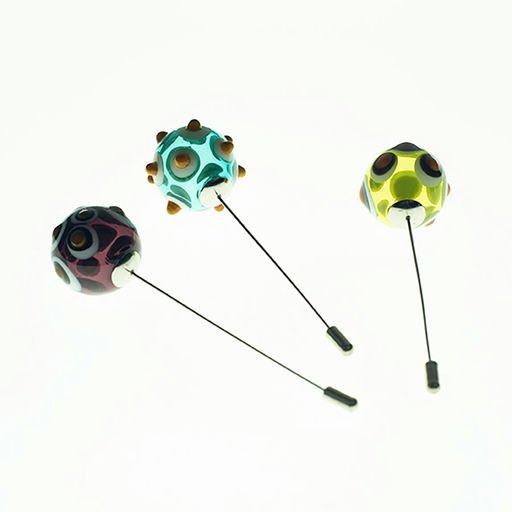 n color brooch