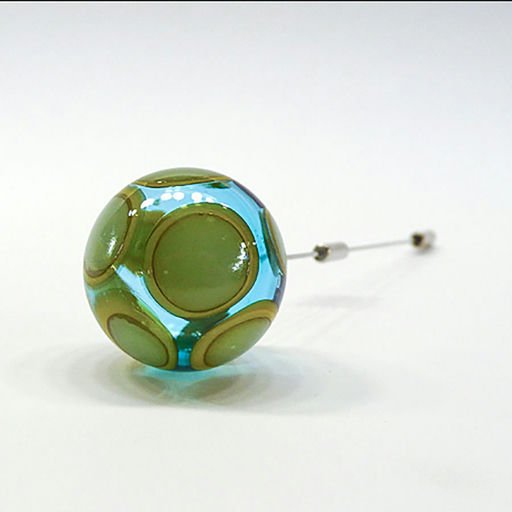 n color brooch