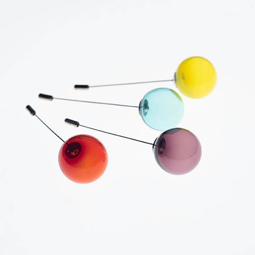 Simple brooch